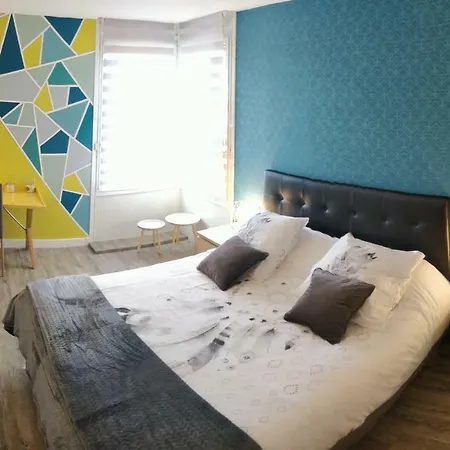 Les Cles Du Bonheur: Spacious Terrace Retreat Near Rer B And Orly